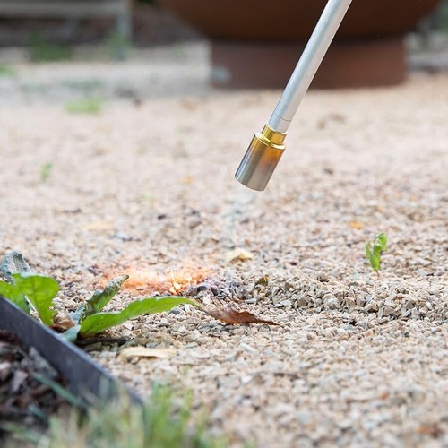 Self-Igniting 20,000 BTU Outdoor Torch for Quick and Powerful Flame Control - Picture 5 of 11