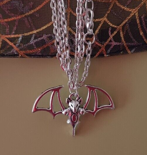 Große Vampirfledermaus Charm ~ Halloween ~ Gothic ~ Halskette Kette und Anhänger Geschenk verpackt - Bild 4 von 4