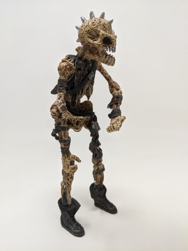 Alien Racers Skrash Action Figure - Picture 7 of 9