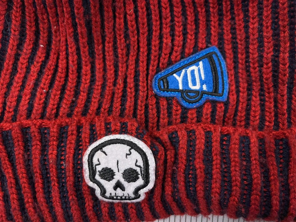 Gorro The Children's Place Toque Youth tamanho único malha vermelha listrada forrada - Imagem 2 de 4