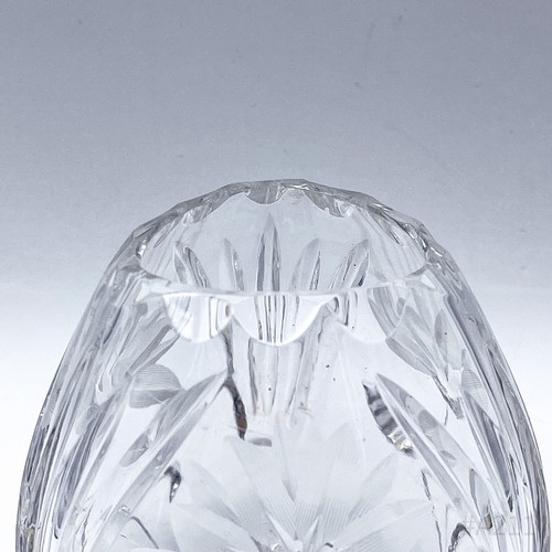 Vintage Vase With Floral Motif Made of Glass, Polished Grind Decor 10 CM Height - Picture 6 of 7