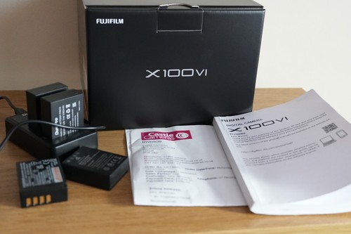 Fujifilm X100VI - Silver Excellent Condition with Box Low Shutter Count - Picture 7 of 8