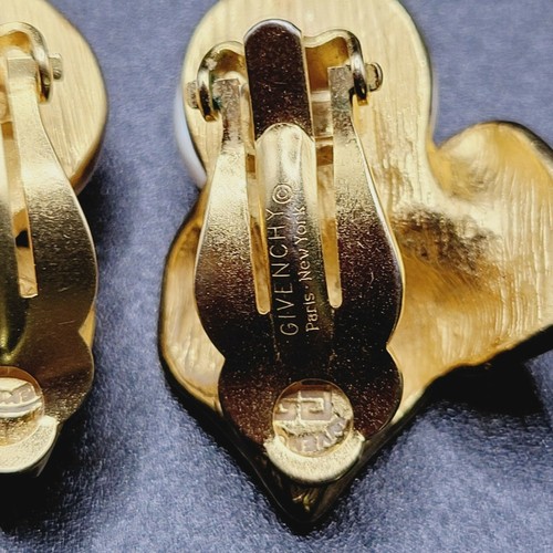 Pendientes de colección Givenchy Paris New York hoja y perlas de imitación clip en alta costura - Imagen 9 de 10