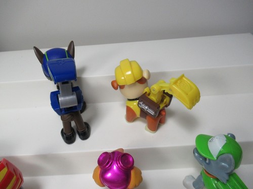 Lotto action figure Paw patrol Rocky Rubble Skye Marshall Chase zaini aperti - Foto 10 di 11