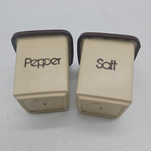Vintage Plastic Salt and Pepper Shakers Brown and Tan Beige 4" Set 1980s Camping - Picture 5 of 6