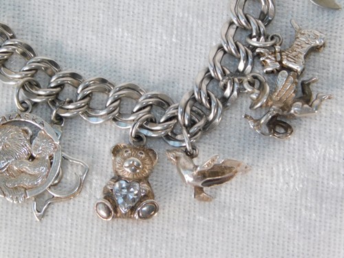 Vintage James Avery Sterling Silver Charm Bracelet 12 Charms Not Avery 50 grams - Picture 4 of 12