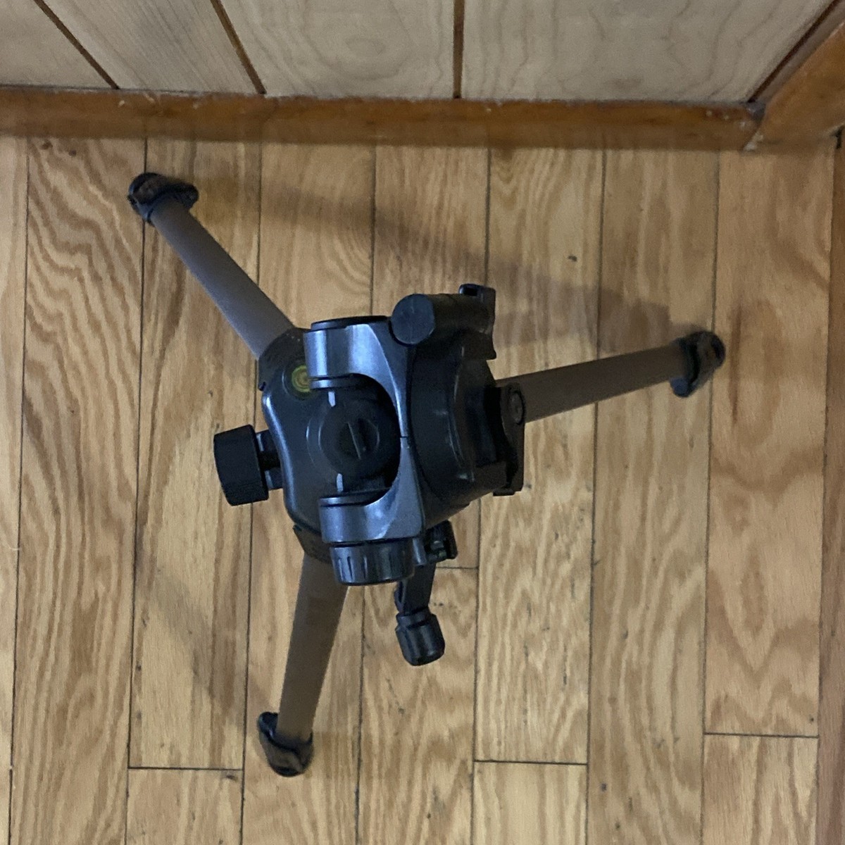 MX 1000 Tripod Foldable Lightweight 57