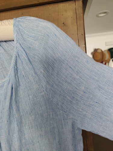NYDJ schwere Baumwollbluse Knopfleiste plissierter Ausschnitt Damen XS blau weiß Nadelstreifen - Bild 5 von 9