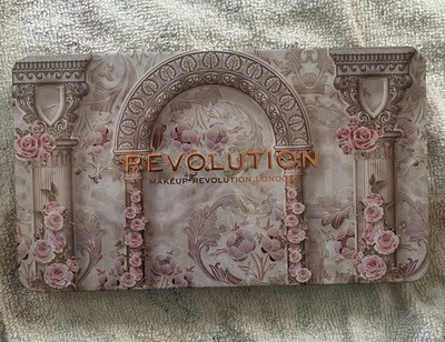 Makeup Revolution Forever Flawless Regal Romance Eyeshadow Palette