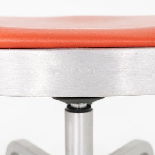 C. 2021 Jasper Morrison for Emeco Navy Officer Desk Chair Orange Vinyl 19x Avail - Bild 12 von 12