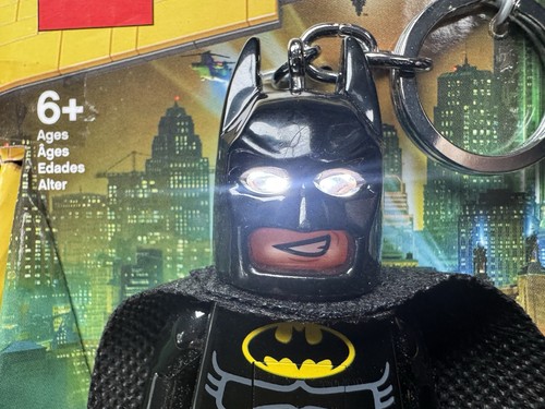 RARE!! 2017 Lego The Batman Movie LED Lite Key Light Minifigure Keychain SEALED! - Picture 8 of 8