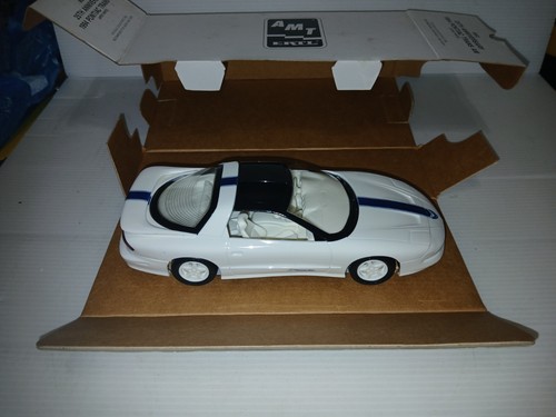 AMT/ERTL NIB PROMO CAR 25TH ANNIV  1994 PONTIAC TRANS AM ARTIC  WHITE  - Picture 1 of 5