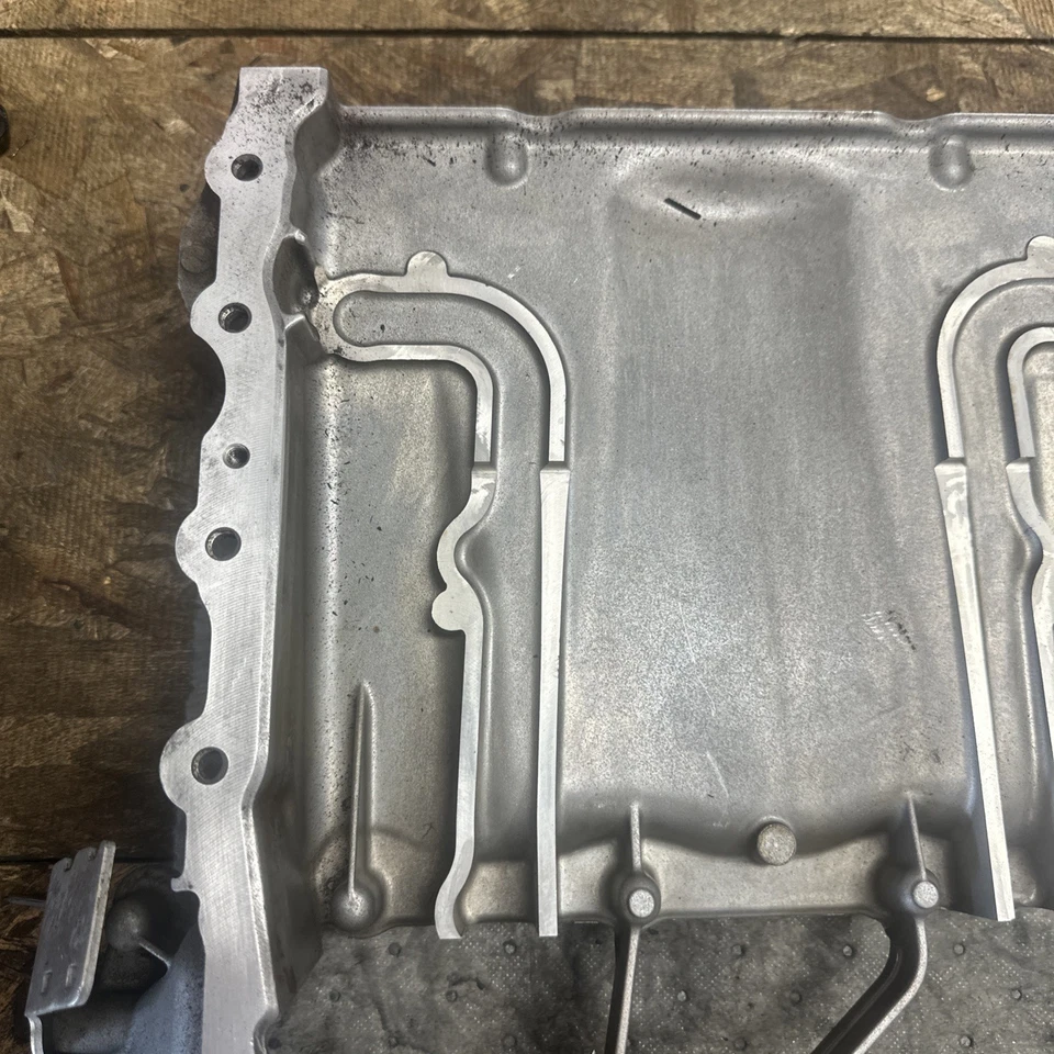 AUDI SQ5 2021 AWD motor de 3,0 L cárter de aceite superior 06M103805 fabricante de equipos originales 60 k millas Foto 4 de 4