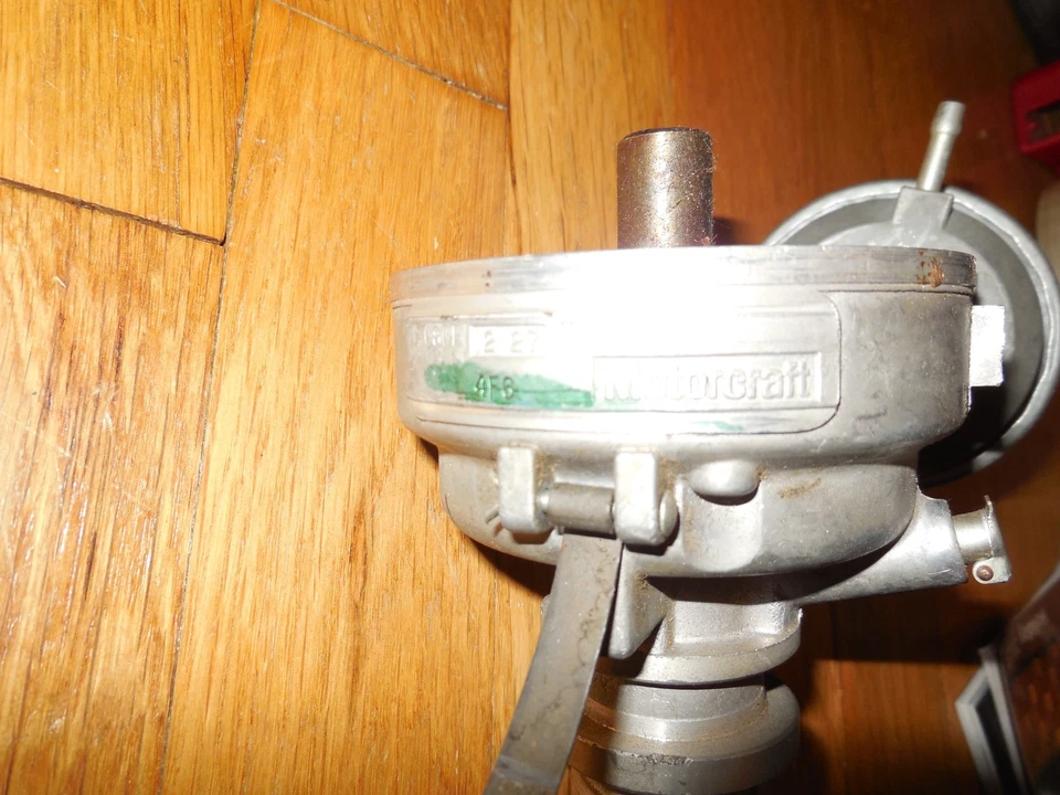 NOS 1966 Ford Bronco 170 6cyl Distributor C8DH-12127-H - Image 3 of 4