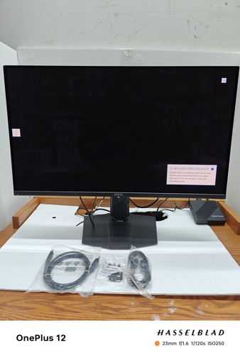 MSI MAG 321UPX QD-OLED 32" Black 4K UHD Gaming OLED Monitor USED - Picture 12 of 14