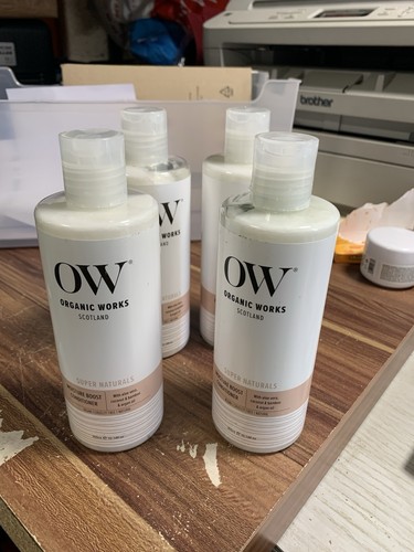 ORGANIC WORKS MOISTURE BOOST CONDITIONER X 4 (73A)