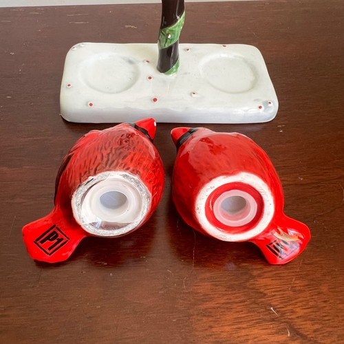 Pier 1 Pier One Cardinal Lamppost Christmas Salt & Pepper Shaker Set Never Used - Picture 6 of 6