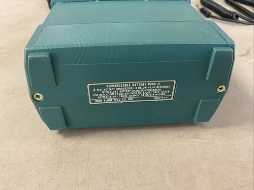 Clean FLUKE 8030A Multimeter VOLT/OHM/AMP VINTAGE USA w/ Original Case & Probes - Picture 8 of 10