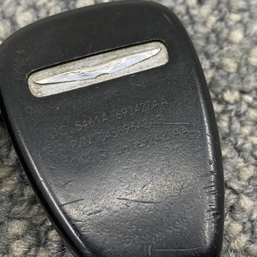 Lot x 2 CHRYSLER Key Fob RHK Remote 5 Button - OHT692427AA / 04589342AD / Locked - Picture 4 of 10