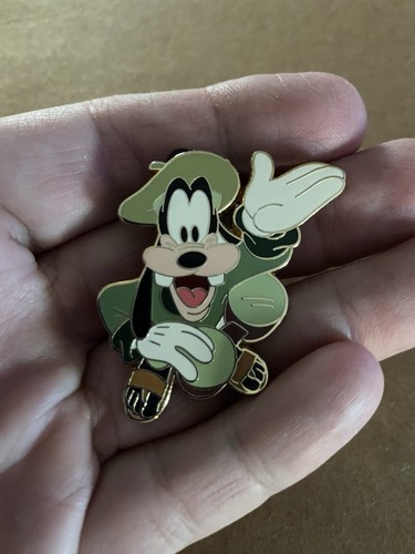 Disney Goofy World Of Disney NYC Playing Drums Pin - Bild 6 von 7