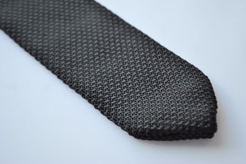 Frederick Thomas Knitted Silk Mens Tie - Black - Plain 8cm Pointed End Wedding - Picture 3 of 3