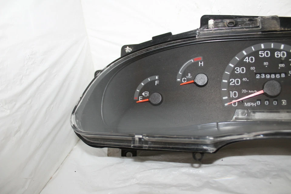 Speedometer Instrument Cluster 2003 Ford E150 E250 E350 E450 VAN 239,868 Miles - Image 4 of 4