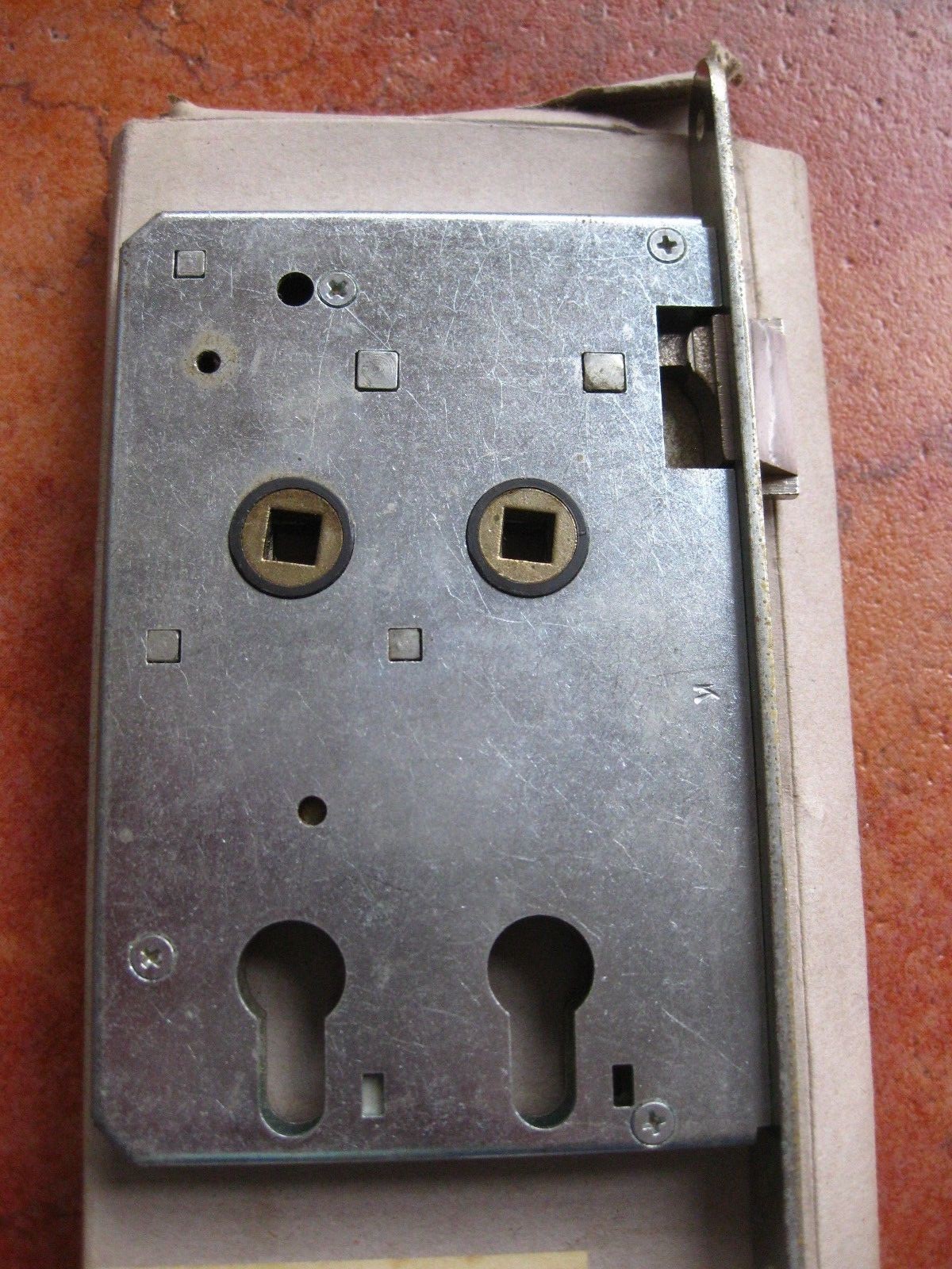 Schloss 72/ 40 / 80 Dorn 40 / 80 DIN Rechts Stahltür Strahlentür Nuß 8mm 2 PZ Schloss 72/ 40 / 80 80 80 Dorn 40 / 80 DIN Rechts Stahltür Strahlentür Nuß 8mm 2 PZ c4b27f