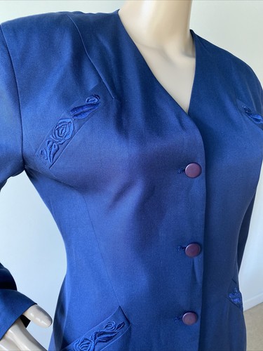 Vintage Tahari Dark Blue 100% Silk Skirt Jacket Suit Embroidered Pockets Size S - Picture 2 of 12