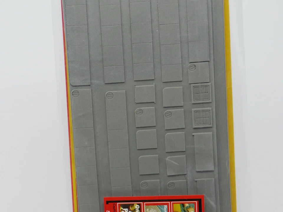 Chooch 8678 Small Gray Flexible Concrete Sidewalk Sections for N Scale - Image 3 of 4