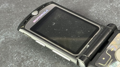 Motorola RAZR V3 Retro Flip Phone (Orange) - Black - Afbeelding 7 van 11