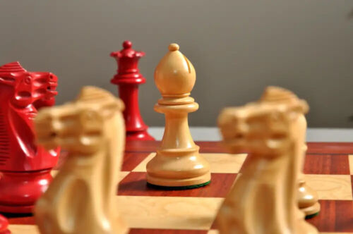 Grandmaster II Series Chess Pieces - 4.0" King - Red Gilded & Natural Boxwood - Picture 11 of 12