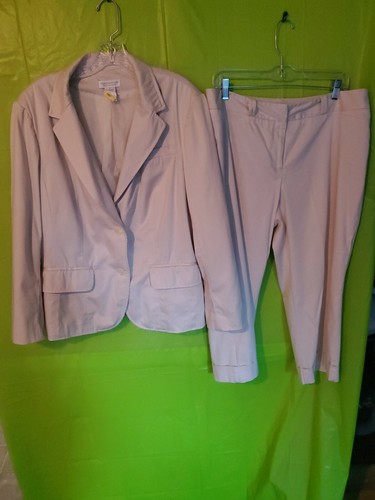 Beige capris pant suit