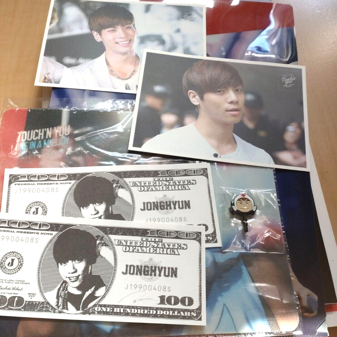SHINee ジョンヒョン ONE IN THE MILLION 写真集 SHINee ジョンヒョン ONE IN THE MILLION 写真集（jonghyun pics