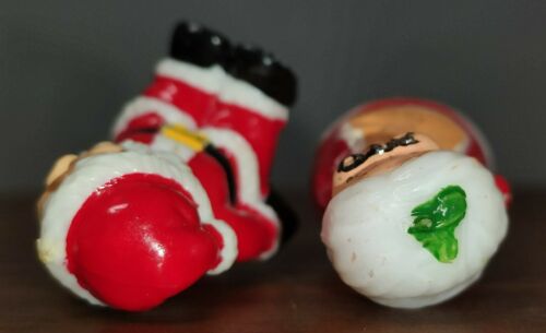 Vintage 1.25" Tall Mr & Mrs.Claus Figurines - Picture 6 of 9