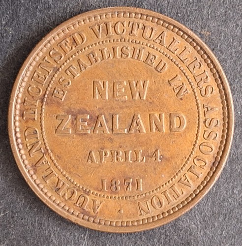 1871 New Zealand Auckland Victuallers Association One Penny Copper token - Picture 1 of 2
