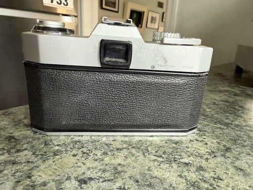 For Parts or Repair YASHICA FX-2 35mm Film Camera #fx2 - Picture 7 of 10