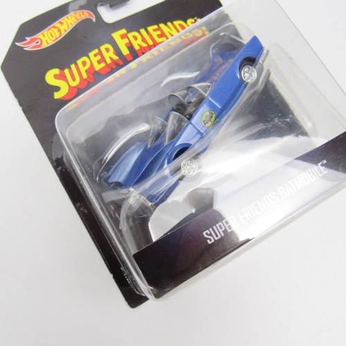 Hot Wheels DC Super Friends! Batmobile Batman Maßstab 1:50 Auto 2020 NEU - Bild 2 von 4