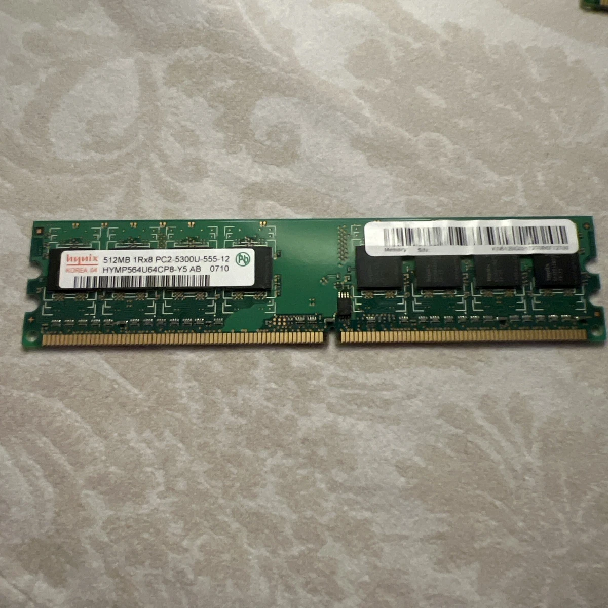 Hynix PC2-5300 DDR2-667 Computer Memory (RAM) 512 MB Capacity per