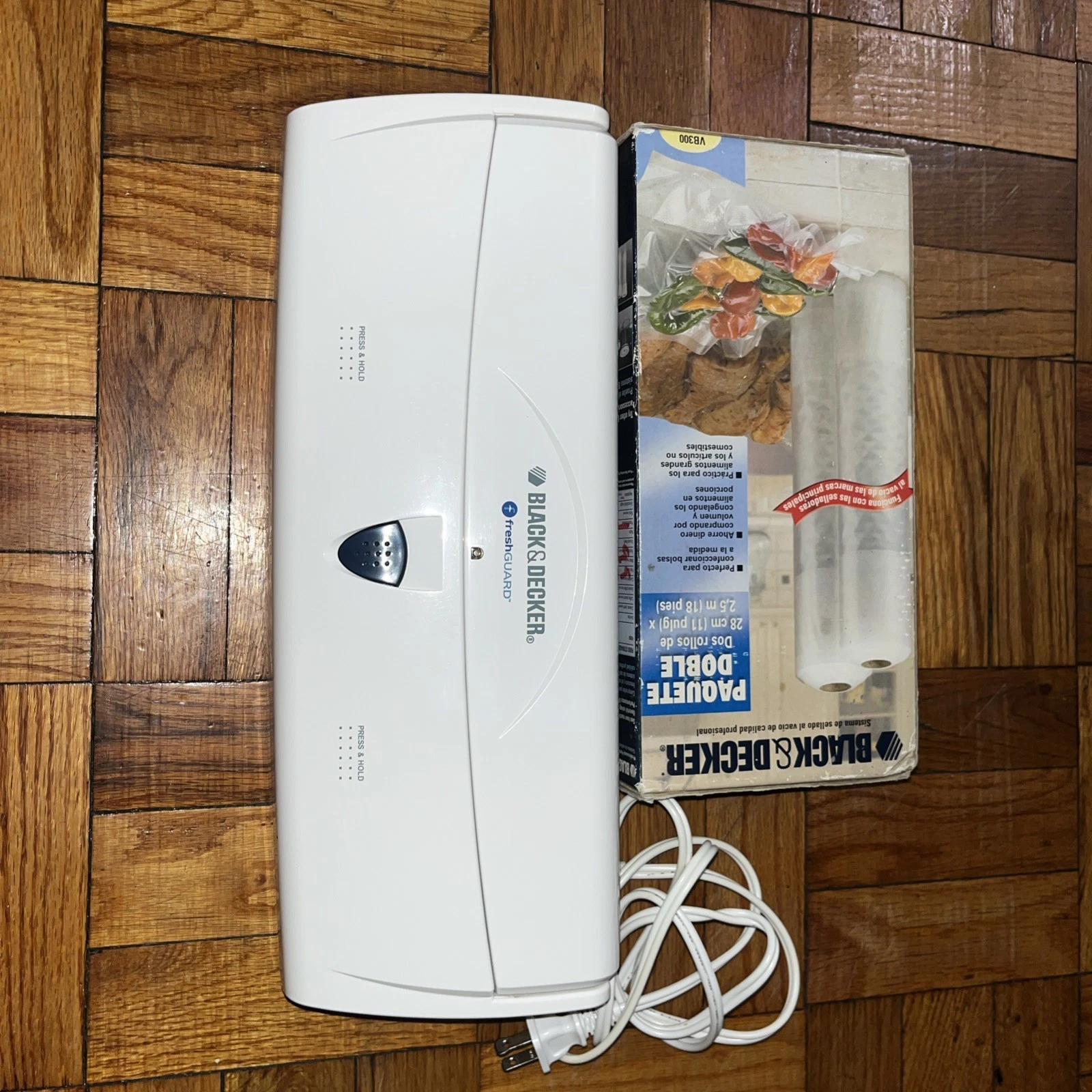 Black & Decker Vs200 Fresh Guard Professional Vacuum Sealer Lot ~1 New Rolls EUC