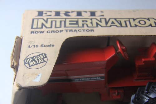 Vintage 1969 Ertl 1/16 International 544 Tractor, MPN 415 Original Package - Picture 19 of 20
