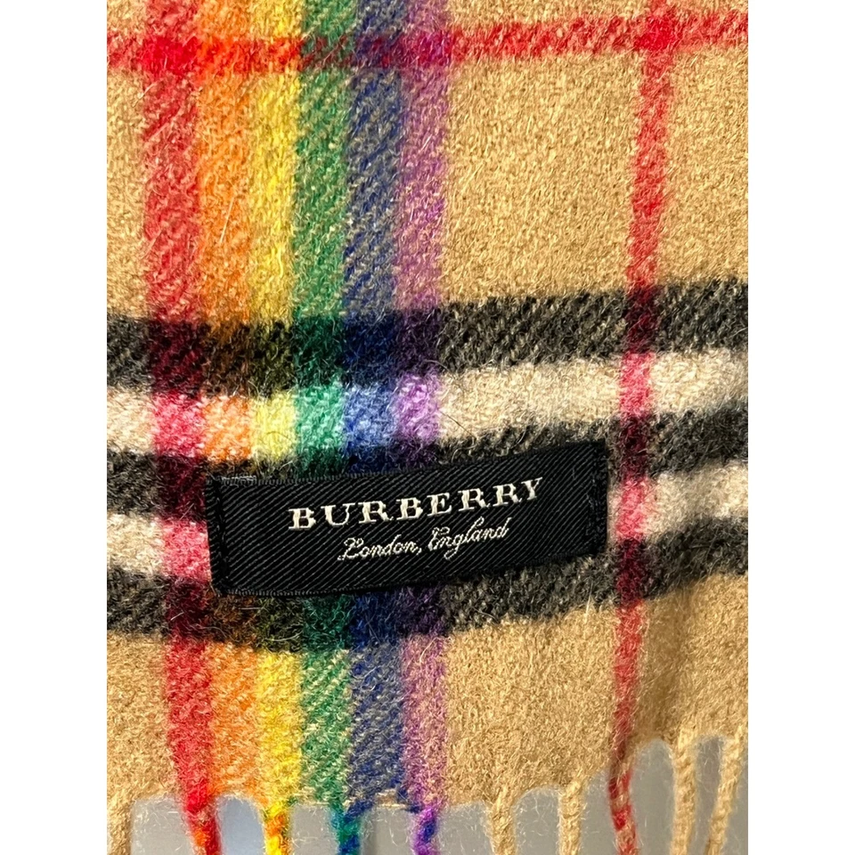Xadrez Burberry Classic Check listra arco-íris cashmere NovaCheck Scotland Pride - Imagem 2 de 4