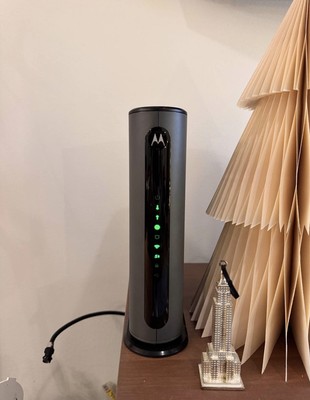 Motorola MG8702 Cable Modem + Wi-Fi Router-Black (Cox, Xfinity, Comcast))