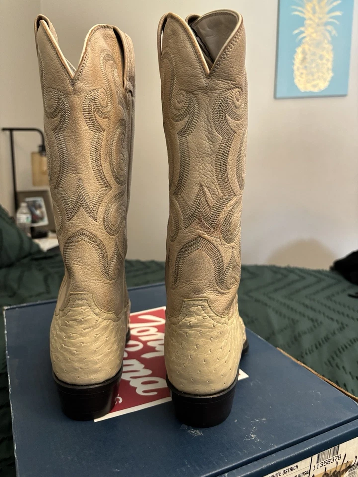 Botas Tony Lama "BLANCO INVIERNO" Pluma Completa Avestruz 8.5 EE #8862 Beige Hueso Usadas en Excelente Condición Foto 4 de 4