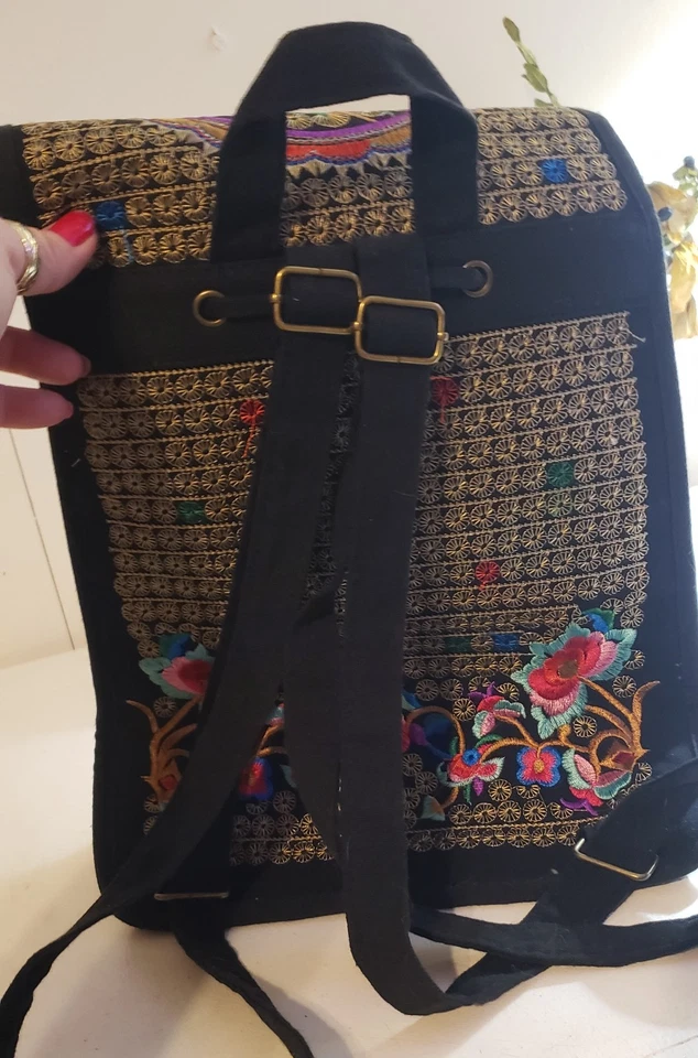 Mochila/monedero étnico bordado colorido Foto 2 de 4