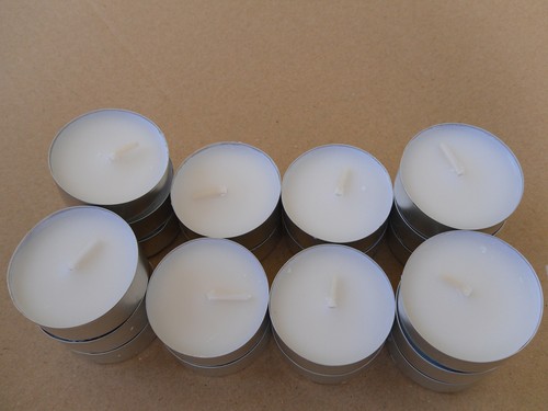 20 candele senza profumo IKEA - candele tea light -- 4 ore -- Da CA - Foto 5 di 5
