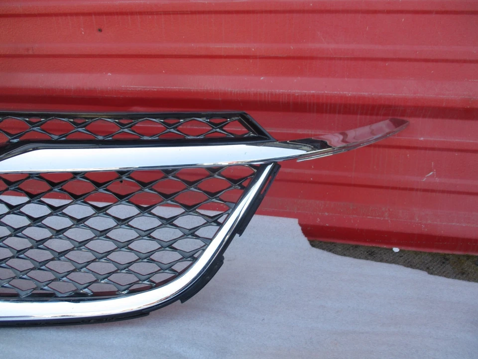 2022-2024 BUICK ENCLAVE FRONT UPPER GRILLE GRILL OEM  (LOCAL PICK UP ONLY) - Image 4 of 4