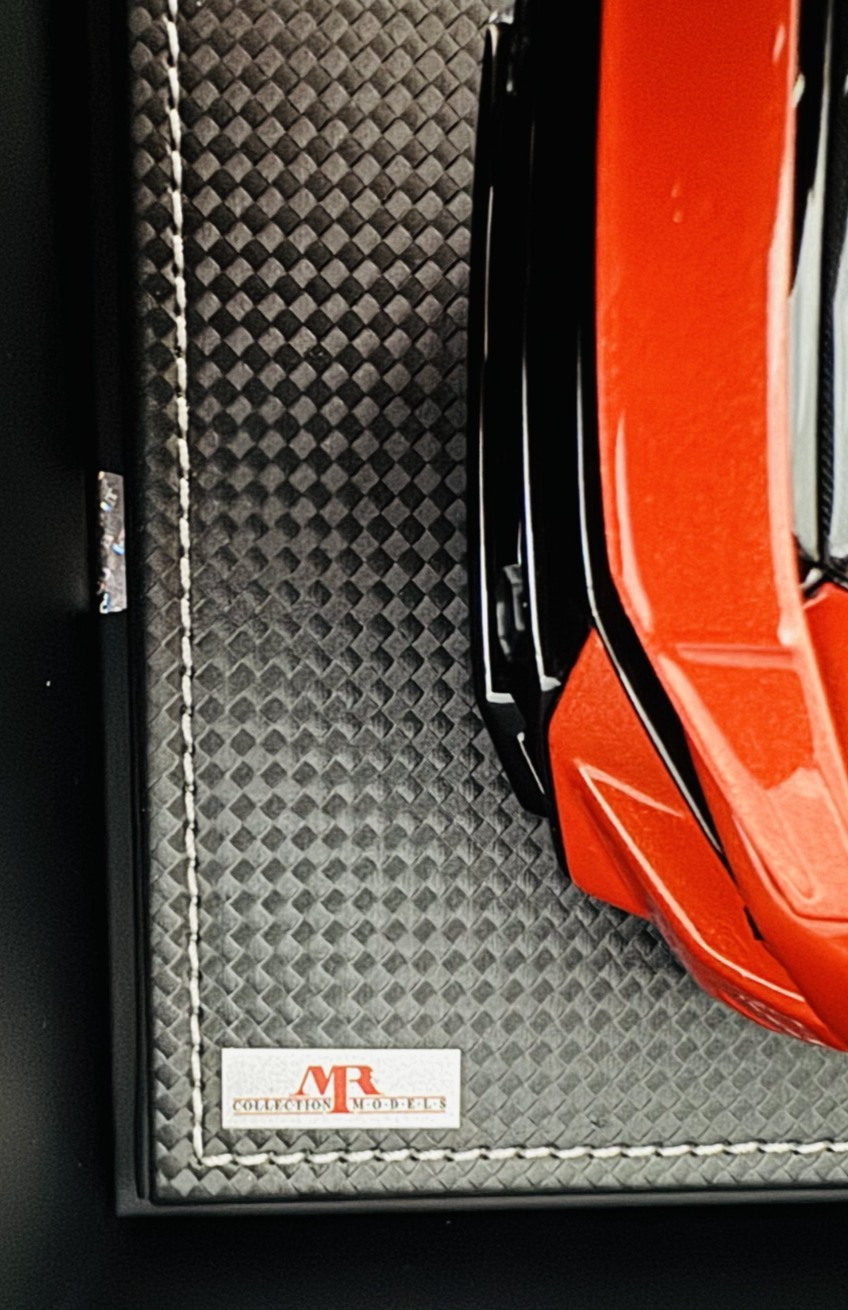 Foto 10 di 12