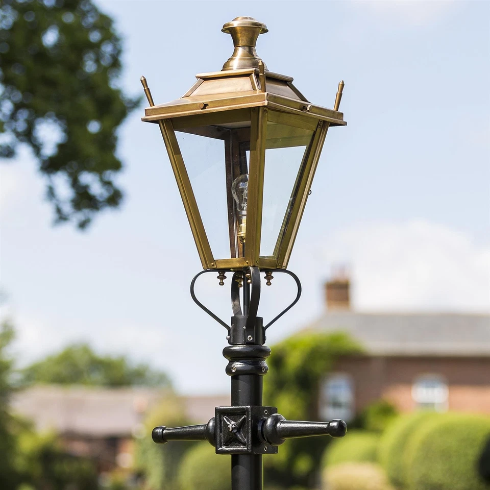 Deluxe 2.26m Tall Brass Traditional Dorchester Garden Street Lamp Post Set - Image 4 of 4