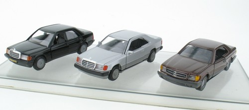 3x Mercedes-Benz - Cursore 1182, NZG 282, Conrad 1504 SEC 300 CE 190 - 1:35 W201 - Foto 1 di 6