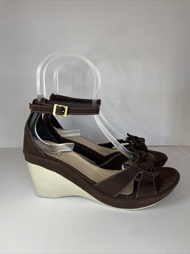FLY London 9 / 40 Brown Fabric Wedge Heel Sandals Bow EUC Womens - Picture 3 of 10